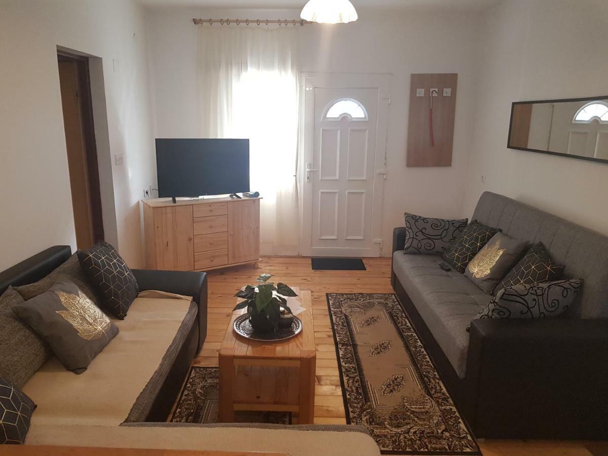 Apartmani Andrej Udbina 외부 사진