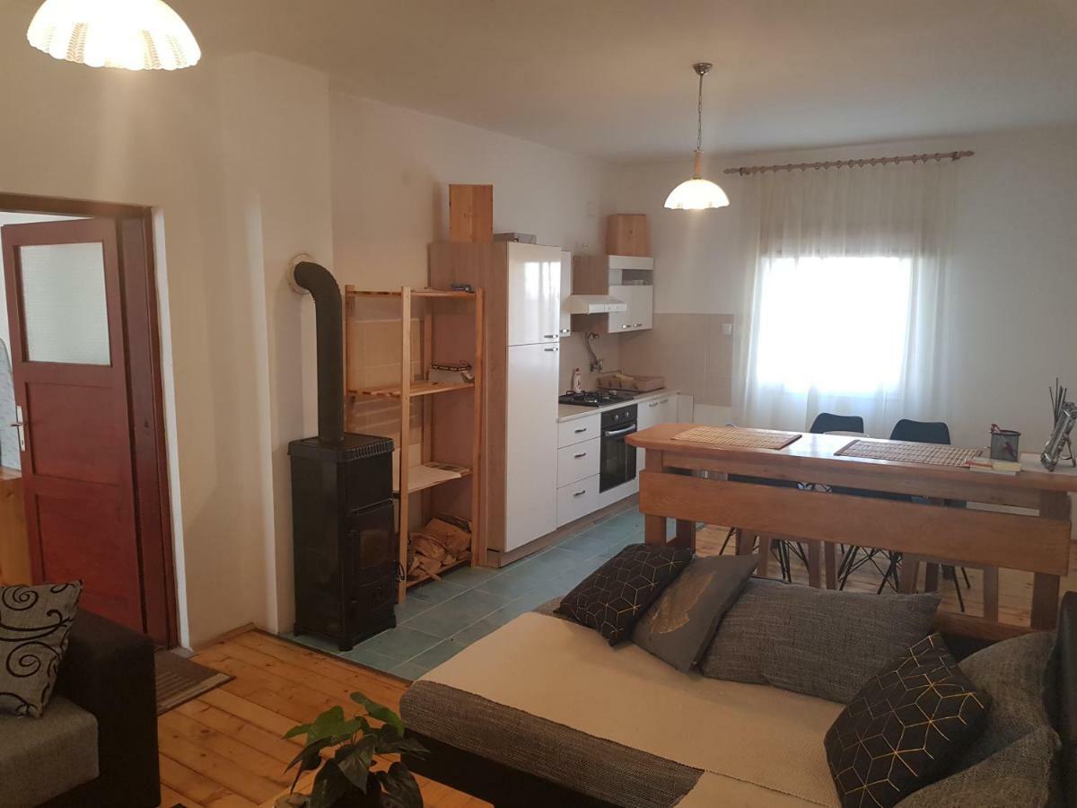 Apartmani Andrej Udbina 외부 사진